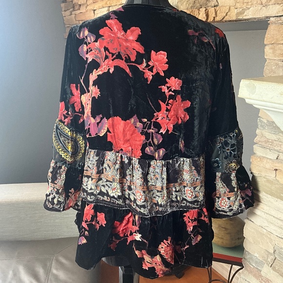 John Mark Velvet Burnout Sheer Bell Sleeve Top Hippie Boho Floral Black Pink M - Picture 5 of 9
